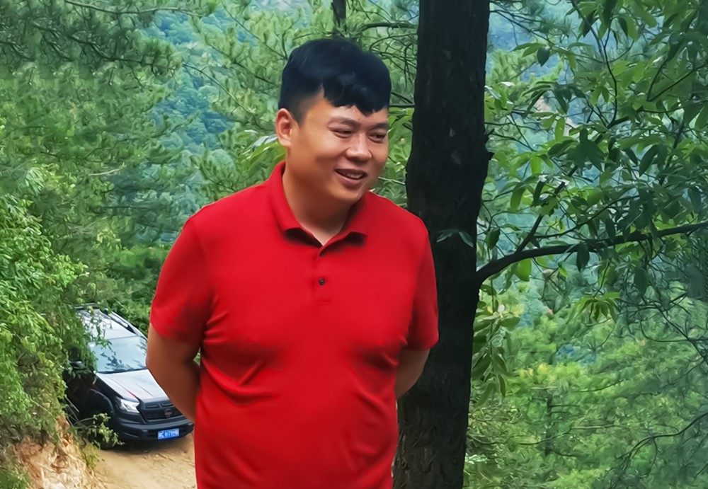 開(kāi)元集團(tuán)董事長(zhǎng)許明月蒞臨盧氏中科視察指導(dǎo)工作